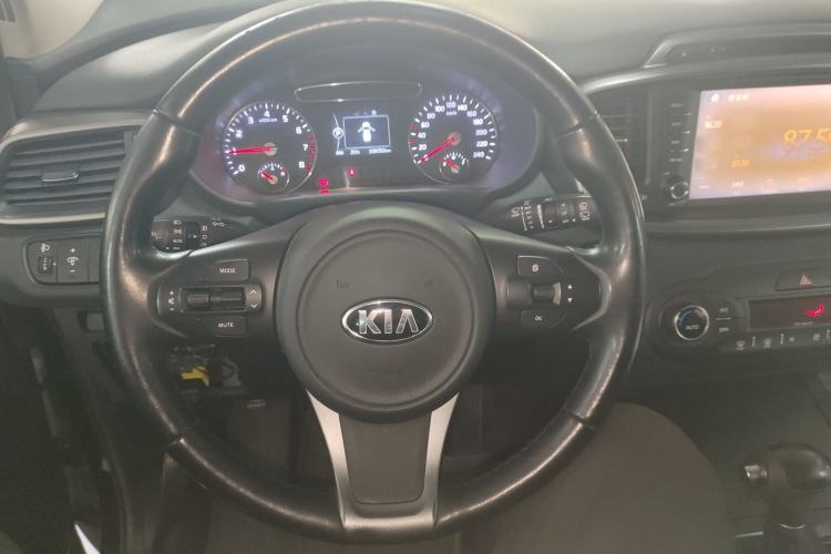 Used Kia Sorento 2016 Sorento L 2.4L Gasoline 4WD Custom Edition 7 Seats China IV Standard Steering Wheel