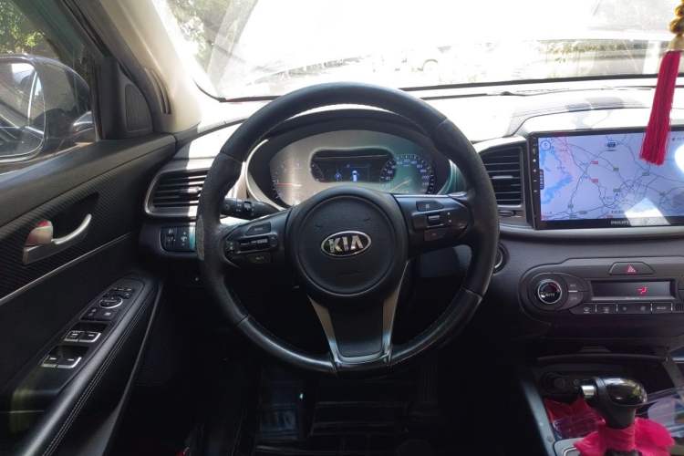 Used Kia Sorento 2016 Sorento L 2.2T Diesel 4WD Custom Edition 7 Seats China IV Standard Steering Wheel
