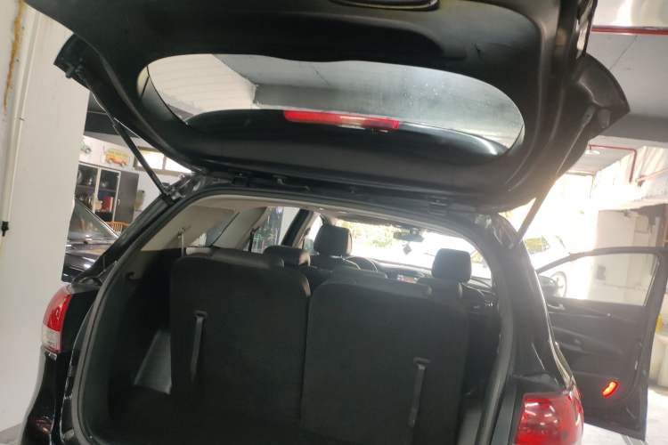 Used Kia Sorento 2016 Sorento L 2.4L Gasoline 4WD Custom Edition 7 Seats China IV Standard Trunk
