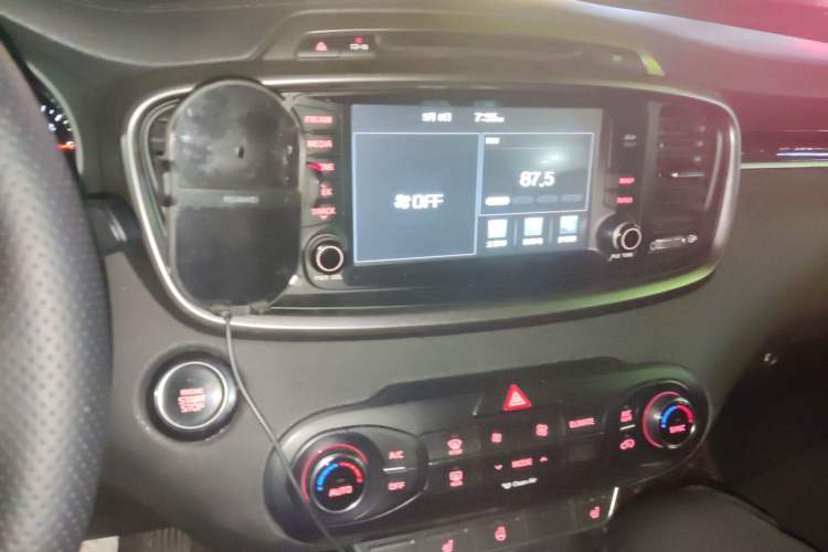 Used Kia Sorento 2016 Sorento L 2.2T Diesel 4WD Elite Edition 7 Seats China V Emission Standard Audio And AC Panel