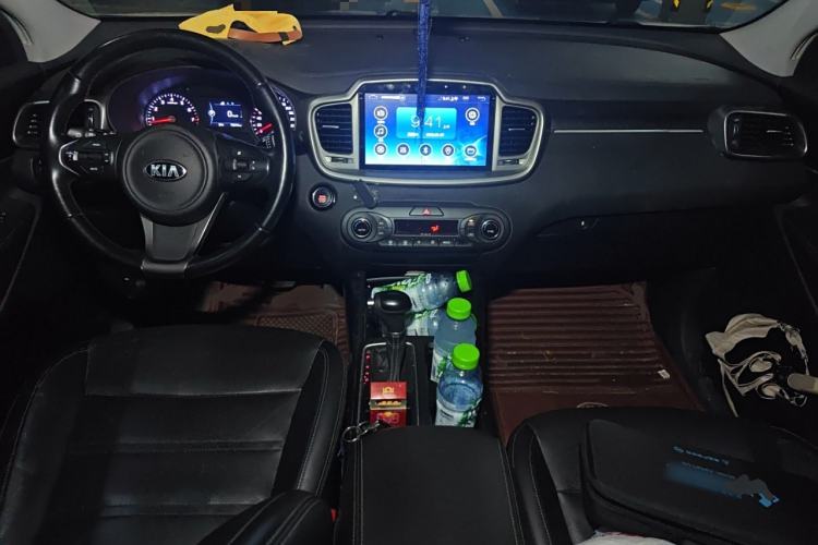 Used Kia Sorento 2016 Sorento L 2.4L Gasoline 4WD Custom Edition 5 Seats China IV Standard Center Console