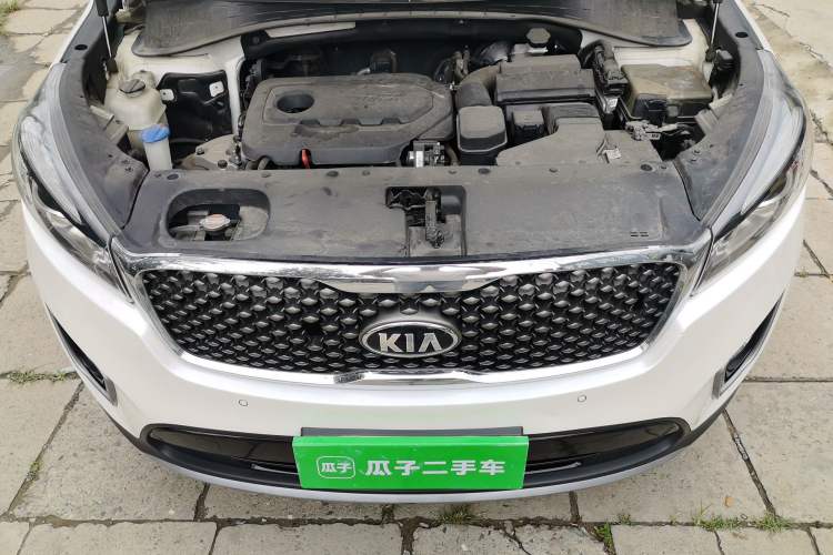 Used Kia Sorento 2016 Sorento L 2.4L Gasoline 4WD Custom Edition 7 Seats Emission Standard China V Engine Bay