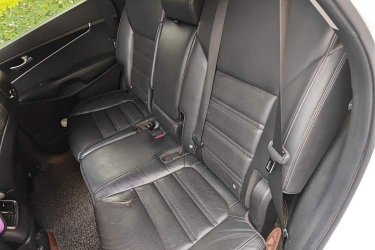 Used Kia Sorento 2016 Sorento L 2.2T Diesel 4WD Custom Edition 5 Seats China IV Standard Left Rear Seat
