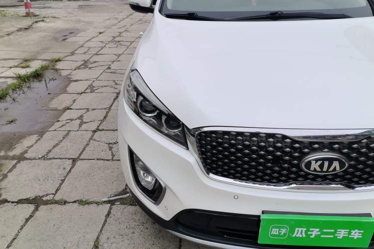 Used Kia Sorento 2016 Sorento L 2.4L Gasoline 4WD Custom Edition 7 Seats Emission Standard China V Right Front Headlight
