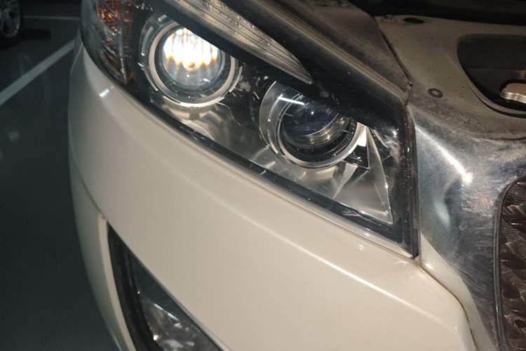 Used Kia Sorento 2016 Sorento L 2.4L Gasoline 4WD Custom Edition 7 Seats China IV Standard Right Front Headlight