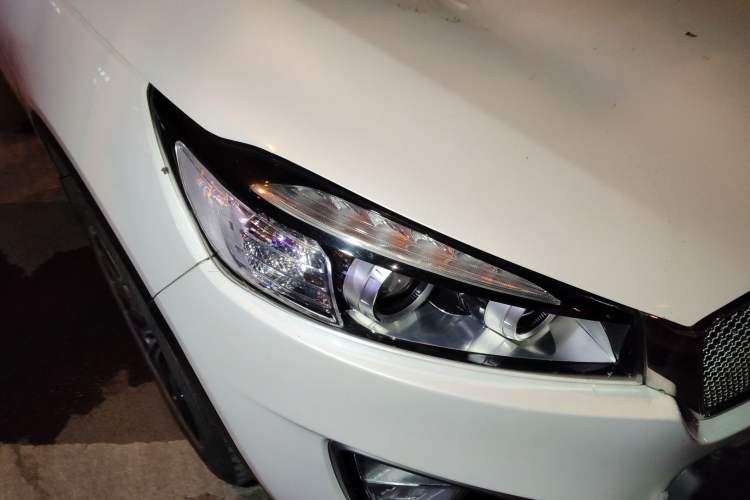 Used Kia Sorento 2016 Sorento L 2.2T Diesel 4WD Elite Edition 7 Seats China V Emission Standard Right Front Headlight