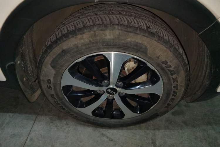 Used Kia Sorento 2016 Sorento L 2.2T Diesel 4WD Custom Edition 7 Seats China IV Standard Right Front Wheel Hub
