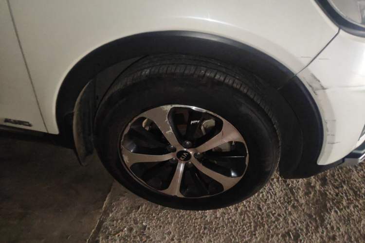 Used Kia Sorento 2016 Sorento L 2.4L Gasoline 4WD Custom Edition 5 Seats China IV Standard Right Front Wheel Hub