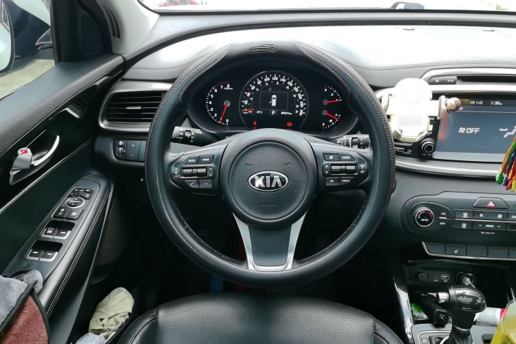 Used Kia Sorento 2016 Sorento L 2.4L Gasoline 4WD Custom Edition 7 Seats Emission Standard China V Steering Wheel