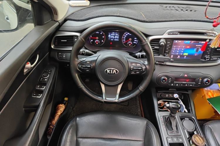 Used Kia Sorento 2016 Sorento L 2.2T Diesel 4WD Custom Edition 5 Seats China IV Standard Steering Wheel