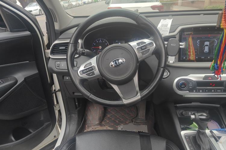 Used Kia Sorento 2016 Sorento L 2.4L Gasoline 4WD Custom Edition 7 Seats Emission Standard China V Steering Wheel