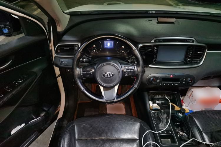 Used Kia Sorento 2016 Sorento L 2.2T Diesel 4WD Custom Edition 7 Seats China IV Standard Steering Wheel