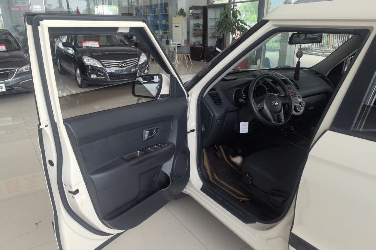 Used Kia Soul 2013 1.6L MT GL Interior 2