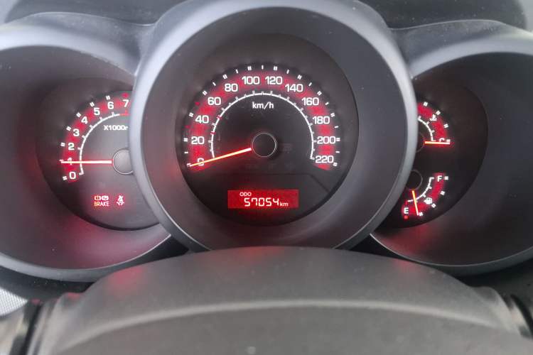 Used Kia Soul 2013 1.6L MT GL Odometer Close Up