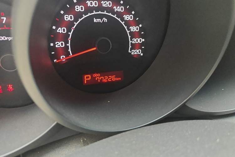 Used Kia Soul 2010 1.6L AT GL Odometer Close Up