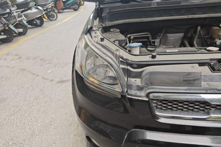 Used Kia Soul 2010 1.6L AT GL Right Front Headlight
