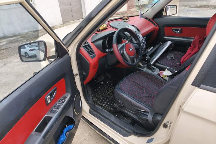 Used Kia Soul 2010 1.6L AT Premium Driver Seat