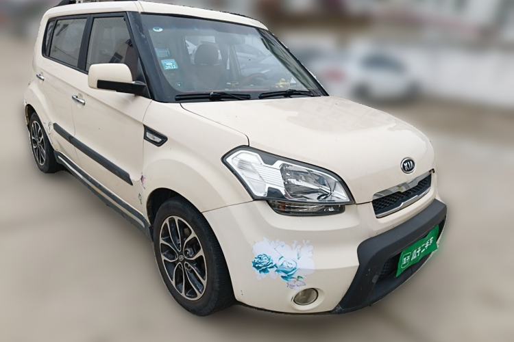 Used Kia Soul 2010 1.6L AT Premium Front Right 45 Deg