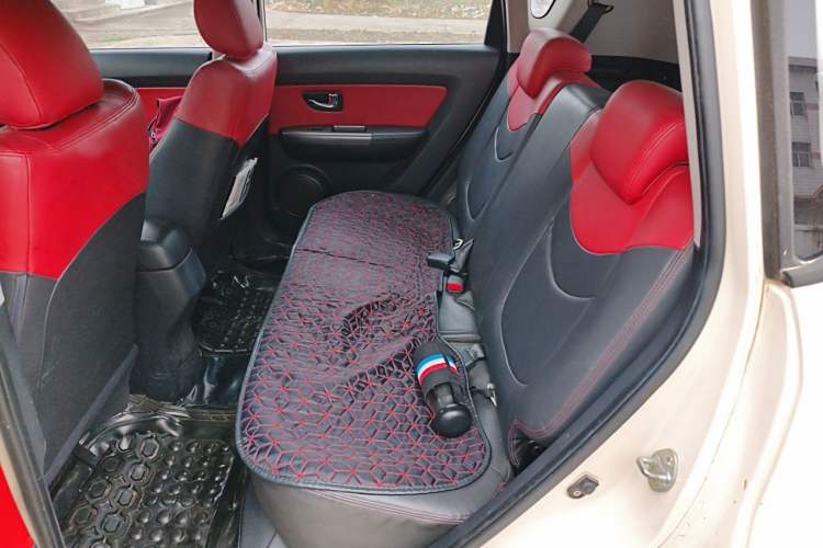 Used Kia Soul 2010 1.6L AT Premium Left Rear Seat