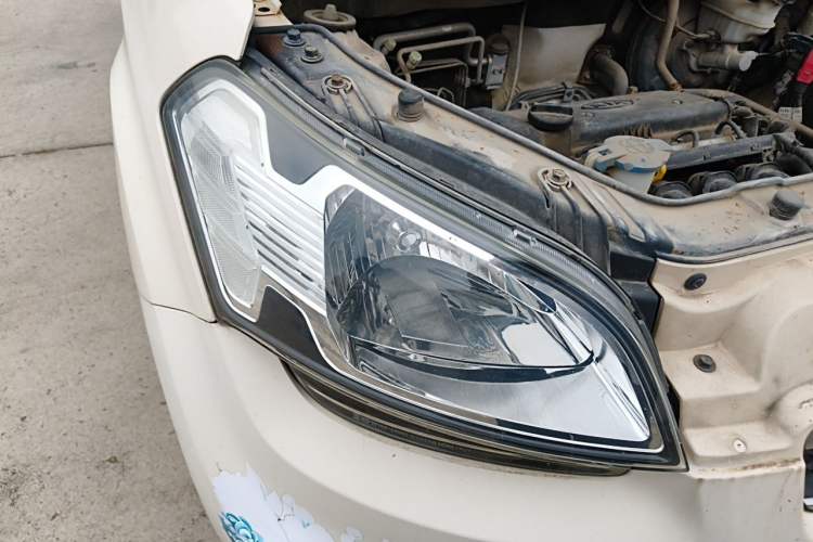 Used Kia Soul 2010 1.6L AT Premium Right Front Headlight