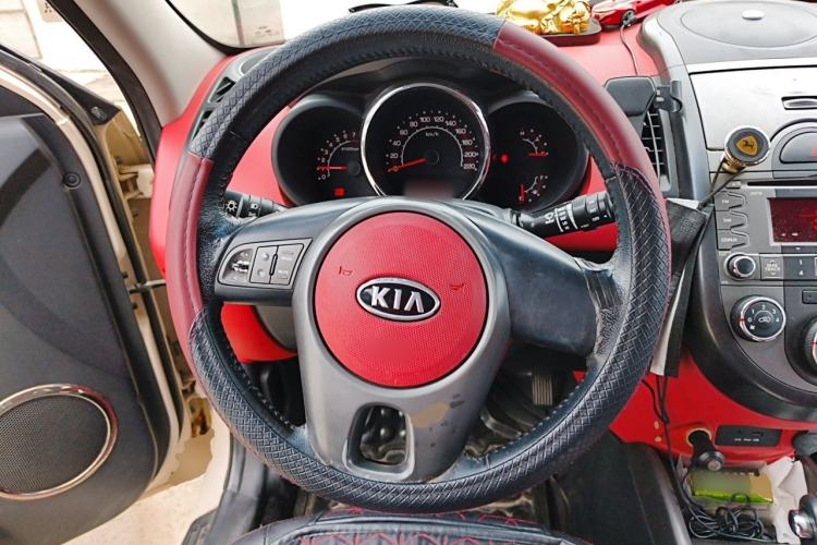 Used Kia Soul 2010 1.6L AT Premium Steering Wheel