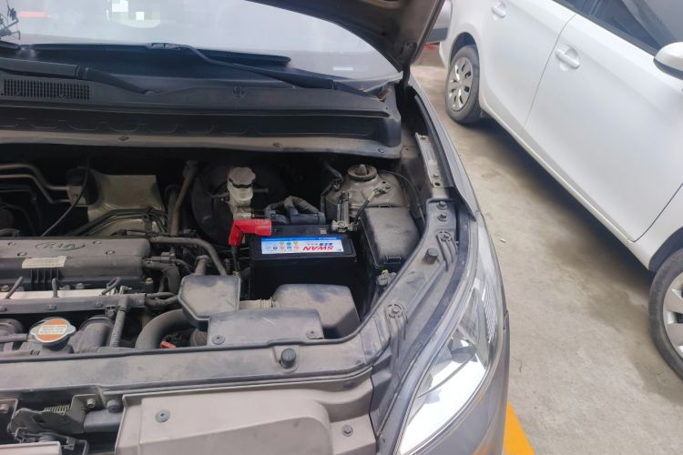 Used Kia Soul 2010 1.6L AT GLS Engine Bay Left