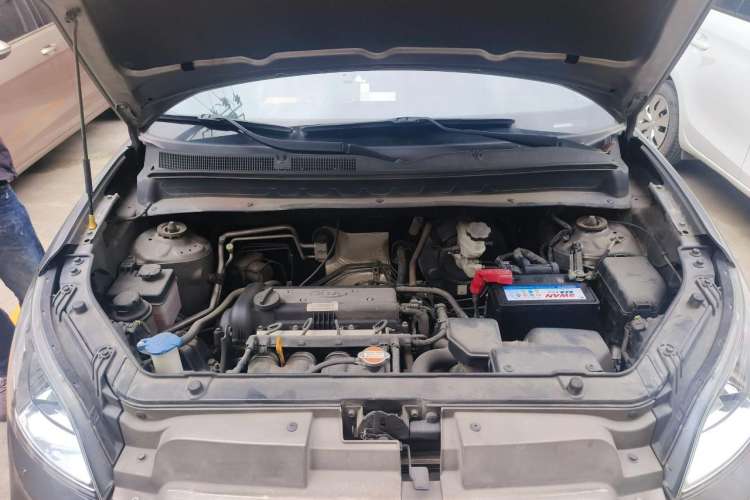 Used Kia Soul 2010 1.6L AT GLS Engine Bay