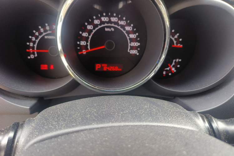 Used Kia Soul 2010 1.6L AT GLS Odometer Close Up