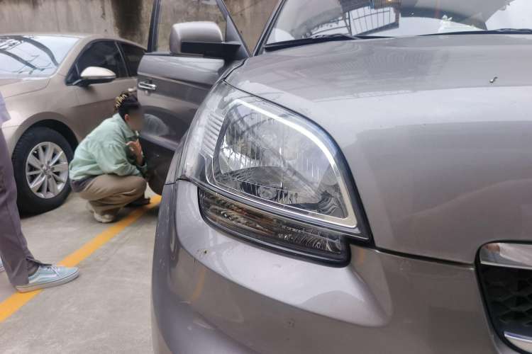 Used Kia Soul 2010 1.6L AT GLS Right Front Headlight