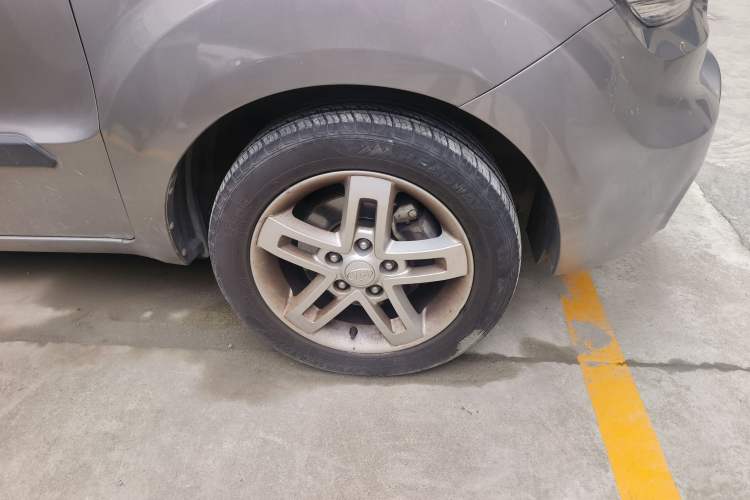 Used Kia Soul 2010 1.6L AT GLS Right Front Wheel Hub