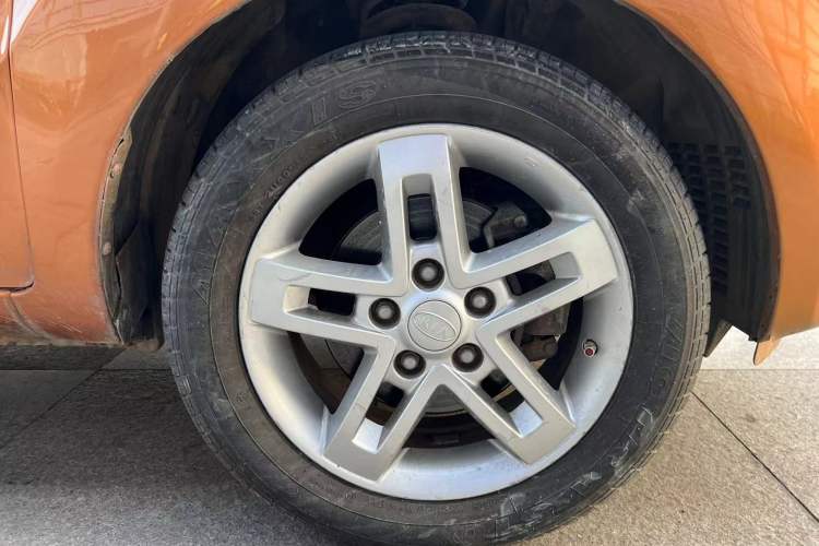 Used Kia Soul 2010 1.6L AT GL Right Front Wheel Hub
