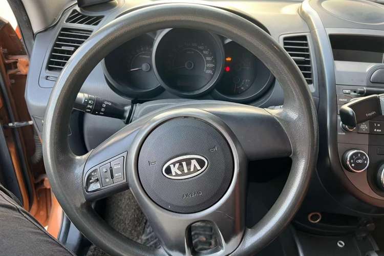 Used Kia Soul 2010 1.6L AT GL Steering Wheel