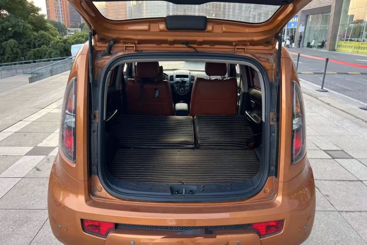 Used Kia Soul 2010 1.6L AT GL Trunk