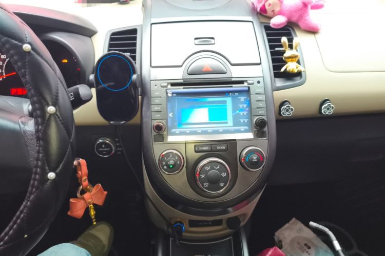 Used Kia Soul 2010 1.6L AT Premium Audio And AC Panel