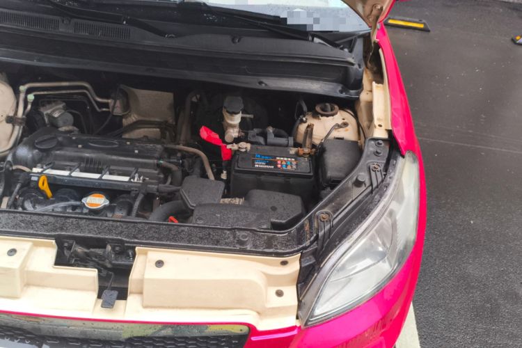 Used Kia Soul 2010 1.6L AT Premium Engine Bay Left