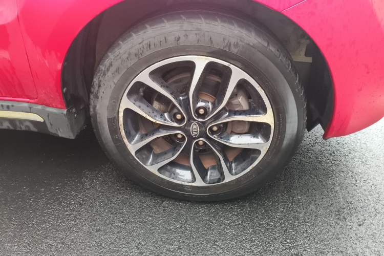 Used Kia Soul 2010 1.6L AT Premium Right Front Wheel Hub