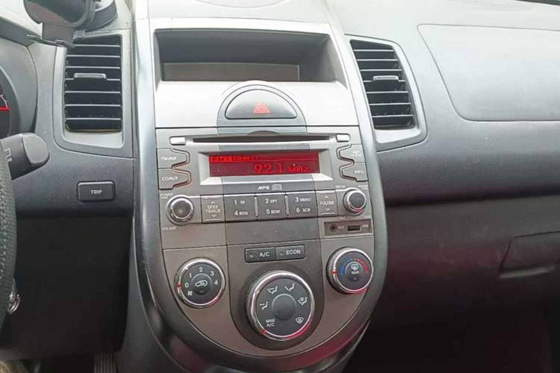 Used Kia Soul 2010 1.6L AT GL Audio And AC Panel