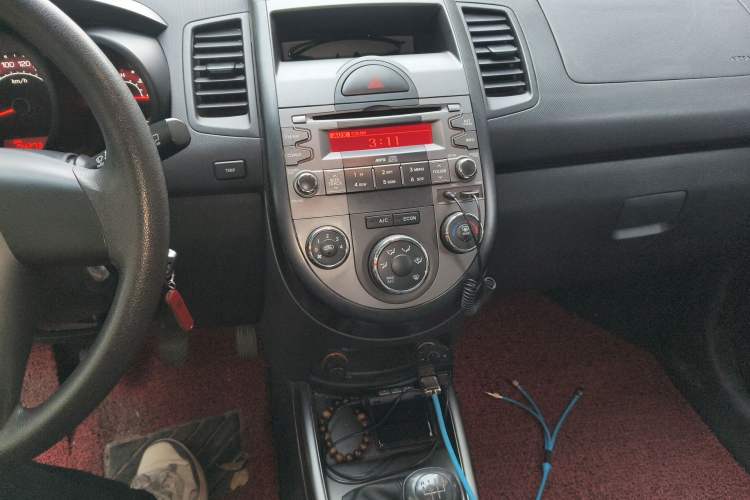 Used Kia Soul 2010 1.6L MT GL Audio And AC Panel