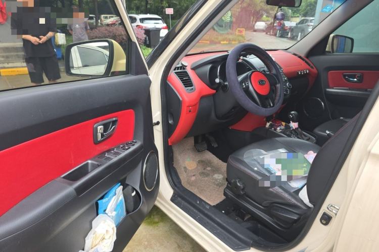 Used Kia Soul 2010 1.6L AT GLS Driver Seat