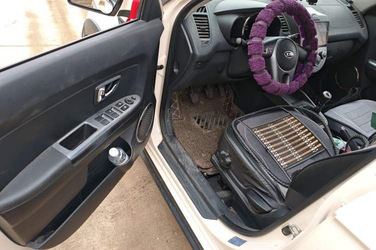 Used Kia Soul 2010 1.6L MT GLS Driver Seat