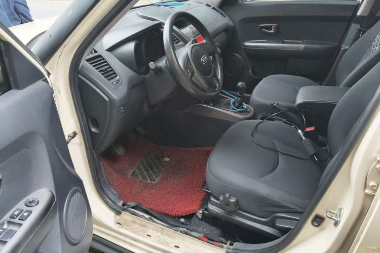 Used Kia Soul 2010 1.6L MT GL Driver Seat