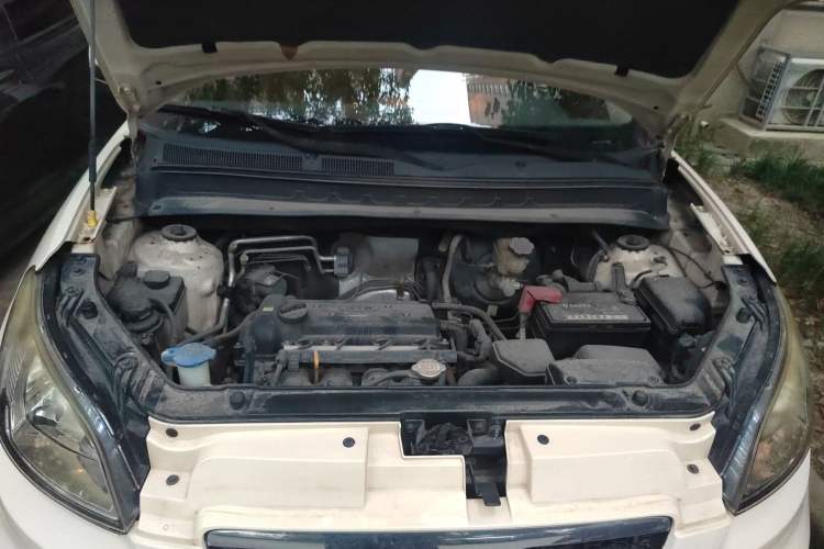 Used Kia Soul 2010 1.6L AT GLS Engine Bay