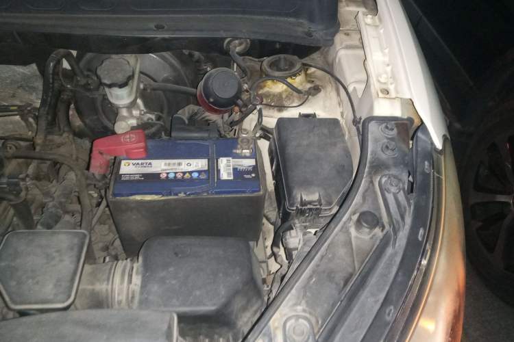 Used Kia Soul 2010 1.6L MT GL Engine Bay Left