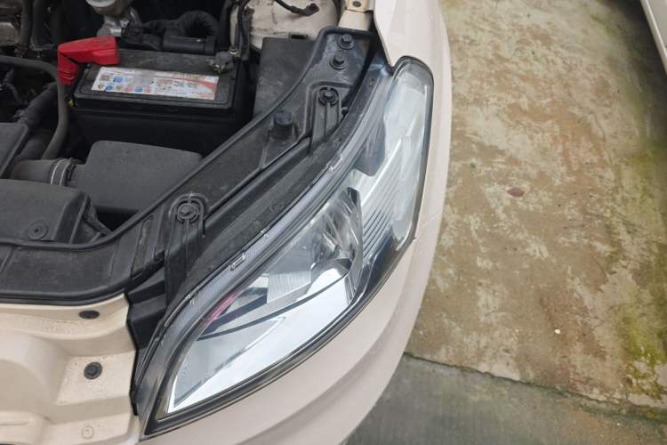 Used Kia Soul 2010 1.6L AT GLS Engine Bay Left