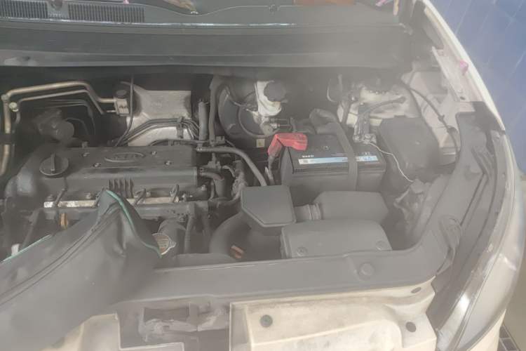 Used Kia Soul 2010 1.6L AT Premium Engine Bay Left