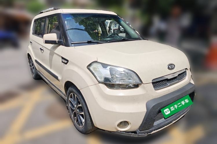 Used Kia Soul 2010 1.6L AT GLS Front Right 45 Deg