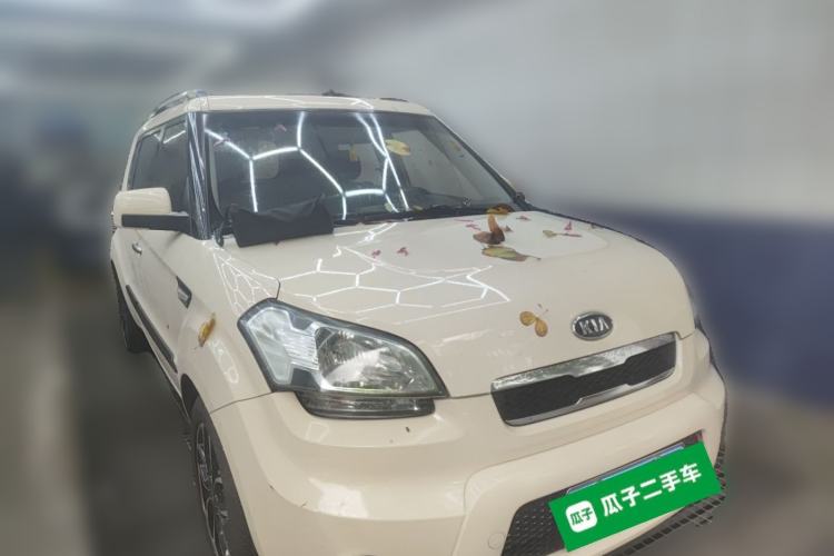 Used Kia Soul 2010 1.6L AT Premium Front Right 45 Deg