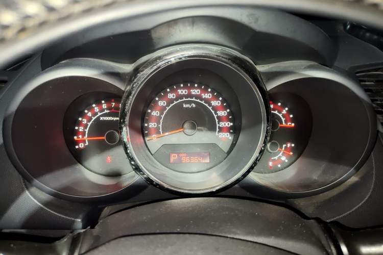 Used Kia Soul 2010 1.6L AT GL Instrument Cluster