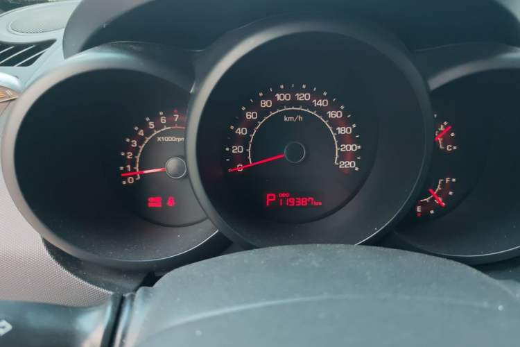 Used Kia Soul 2010 1.6L AT GL Instrument Cluster