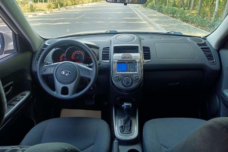 Used Kia Soul 2010 1.6L AT GL Interior 1